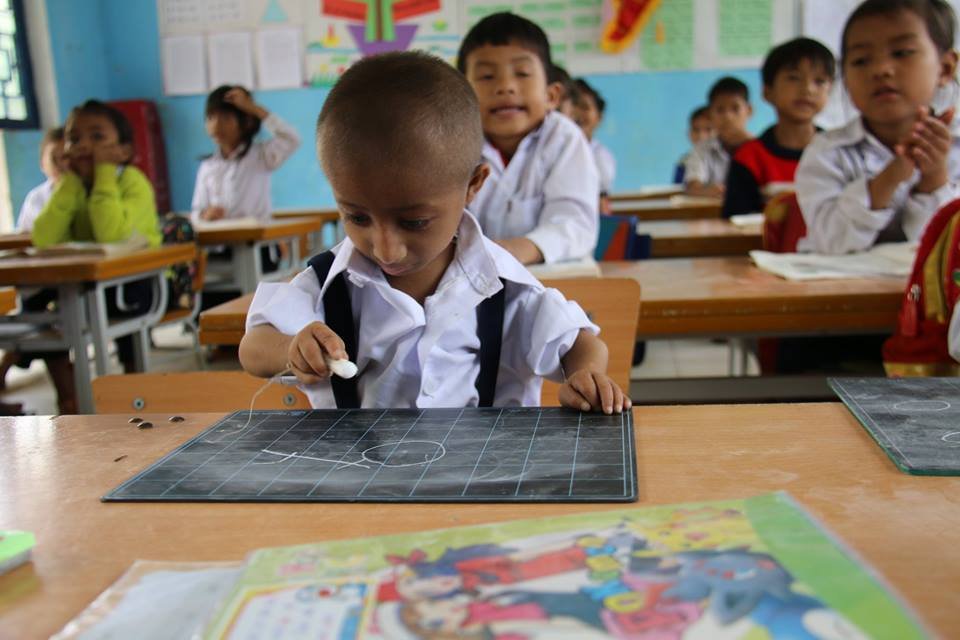 Gặp lại cậu học trò tý hon Đinh Văn K'Rể