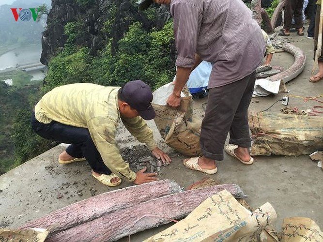 Cận cảnh tháo dỡ công trình 