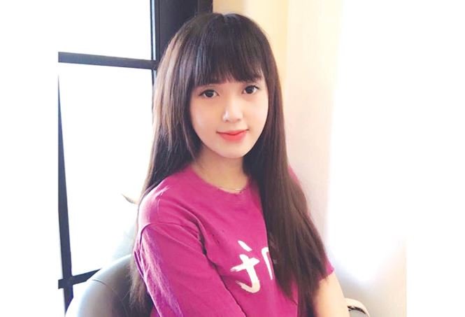 hotgirl-chuyen-gioi-bat-mi-chuyen-yeu