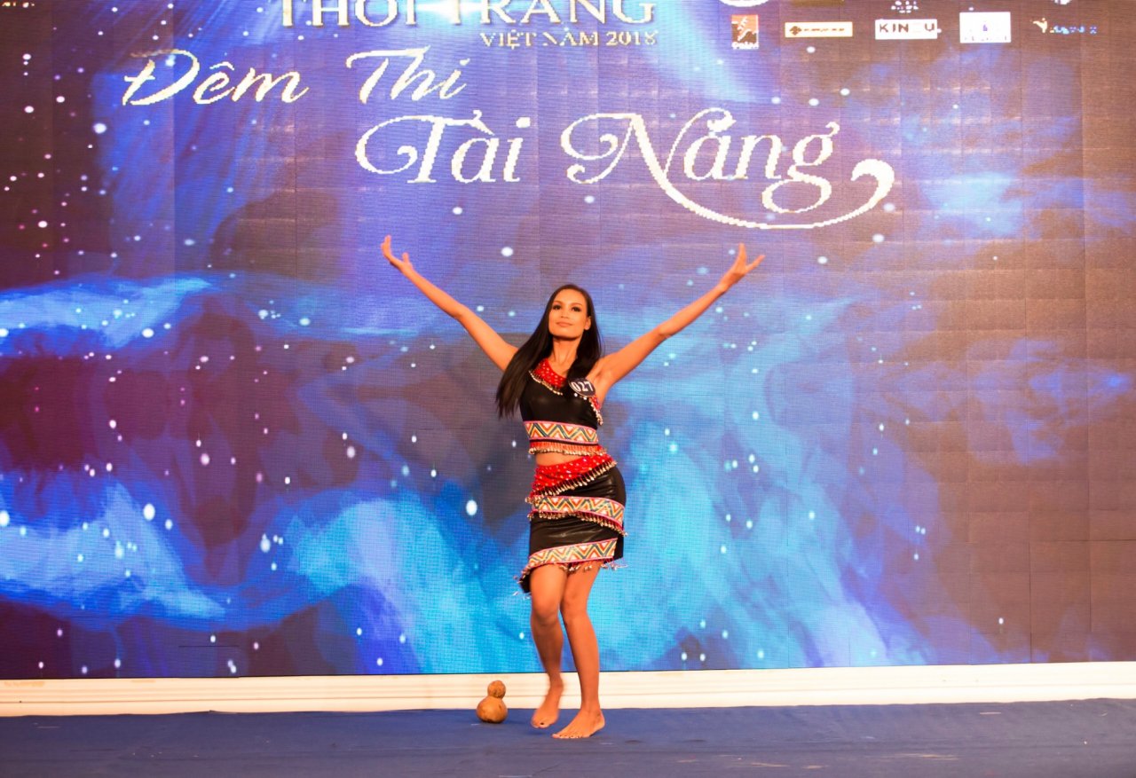 xuat-sac-tro-thanh-a-quan-1-hang-nie-thang-than-nguoi-mau-thoi-trang-viet-nam-se-la-cuoc-thi-cuoi-cung