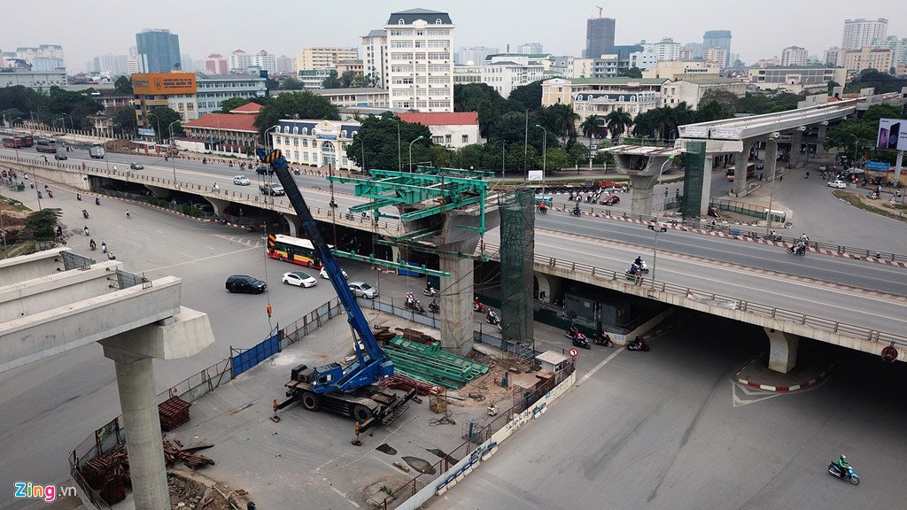 Cảnh quan mới lạ hai bên tuyến metro đầu tiên của Hà Nội