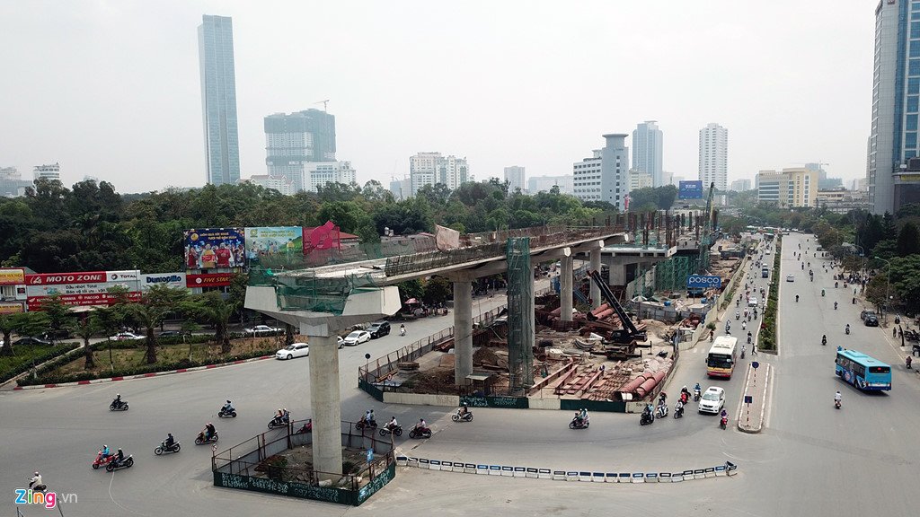 Cảnh quan mới lạ hai bên tuyến metro đầu tiên của Hà Nội