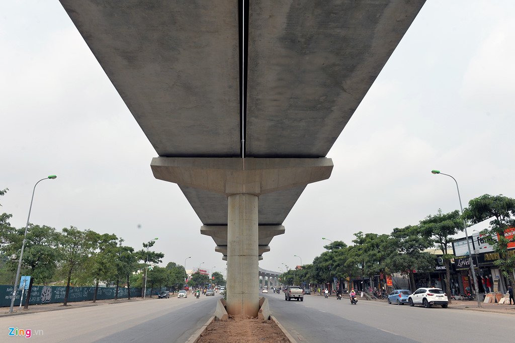 Cảnh quan mới lạ hai bên tuyến metro đầu tiên của Hà Nội