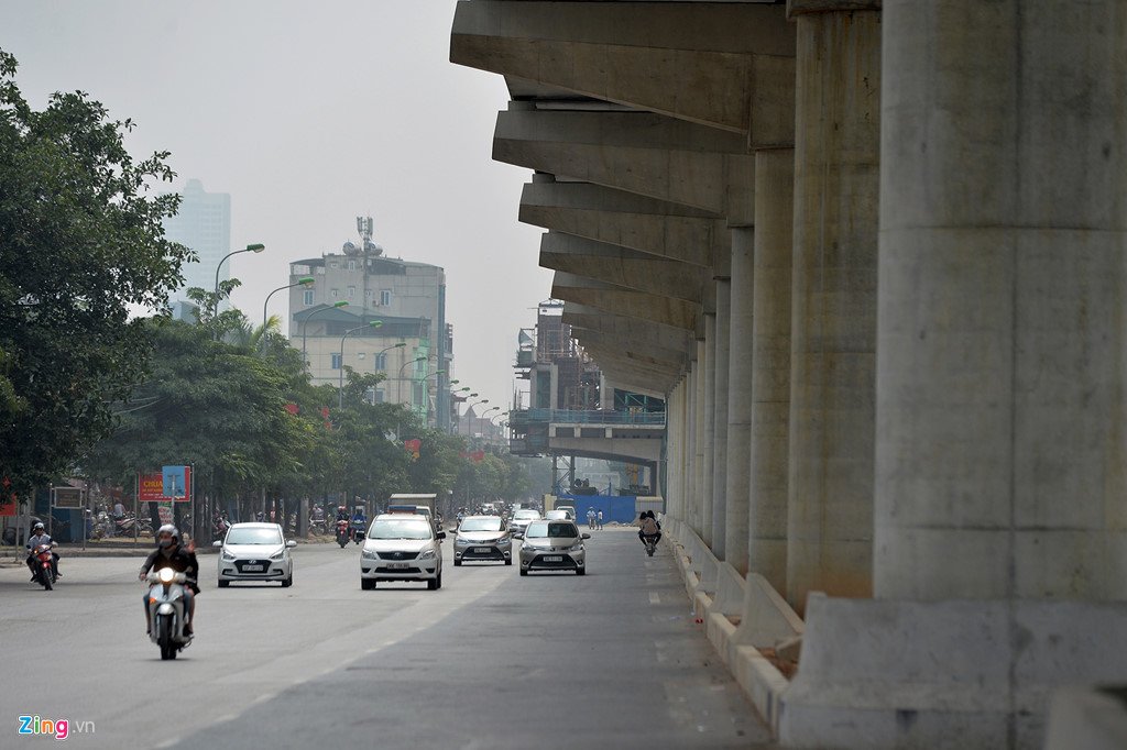 Cảnh quan mới lạ hai bên tuyến metro đầu tiên của Hà Nội