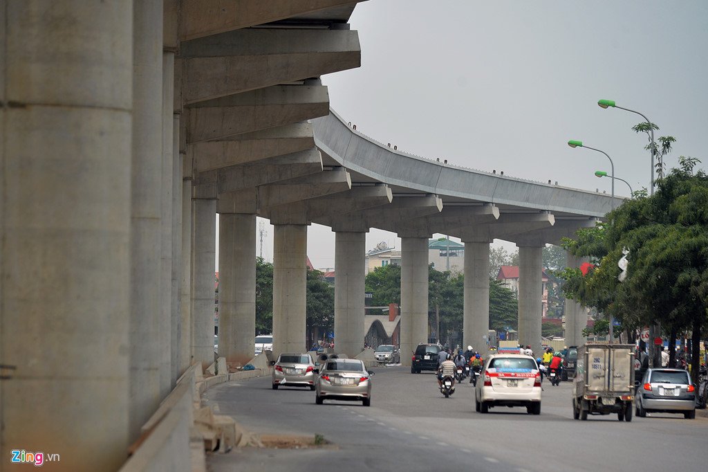 Cảnh quan mới lạ hai bên tuyến metro đầu tiên của Hà Nội