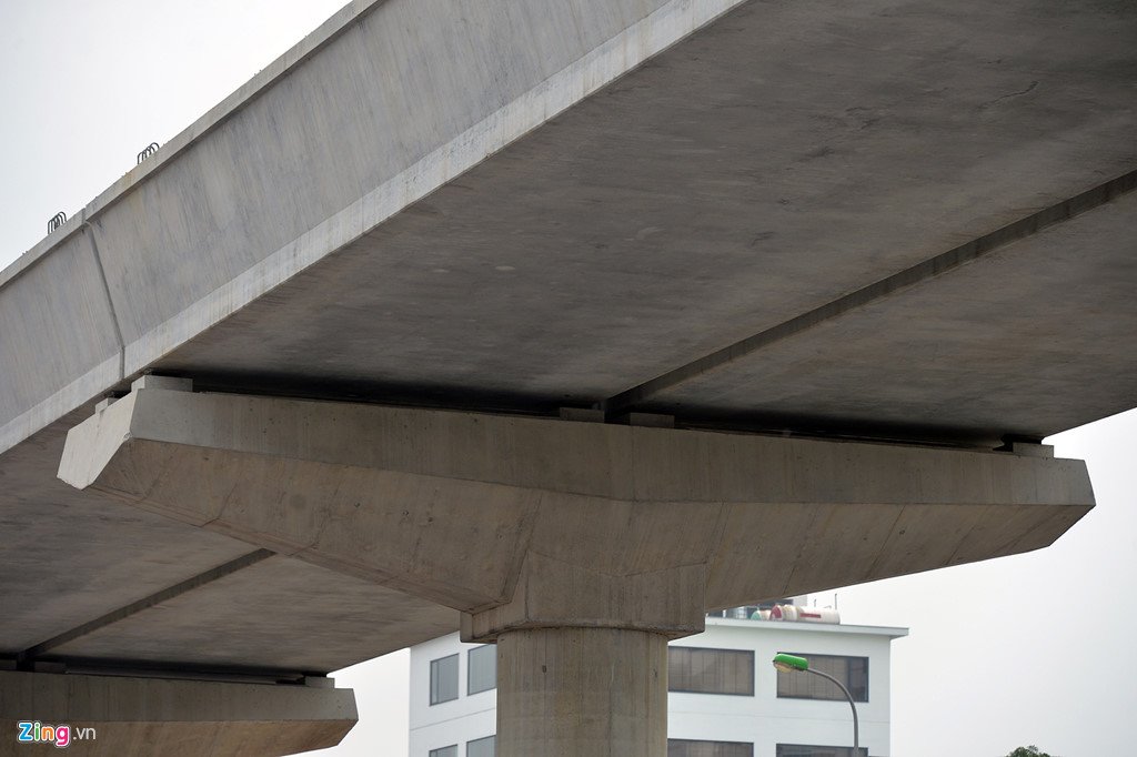 Cảnh quan mới lạ hai bên tuyến metro đầu tiên của Hà Nội
