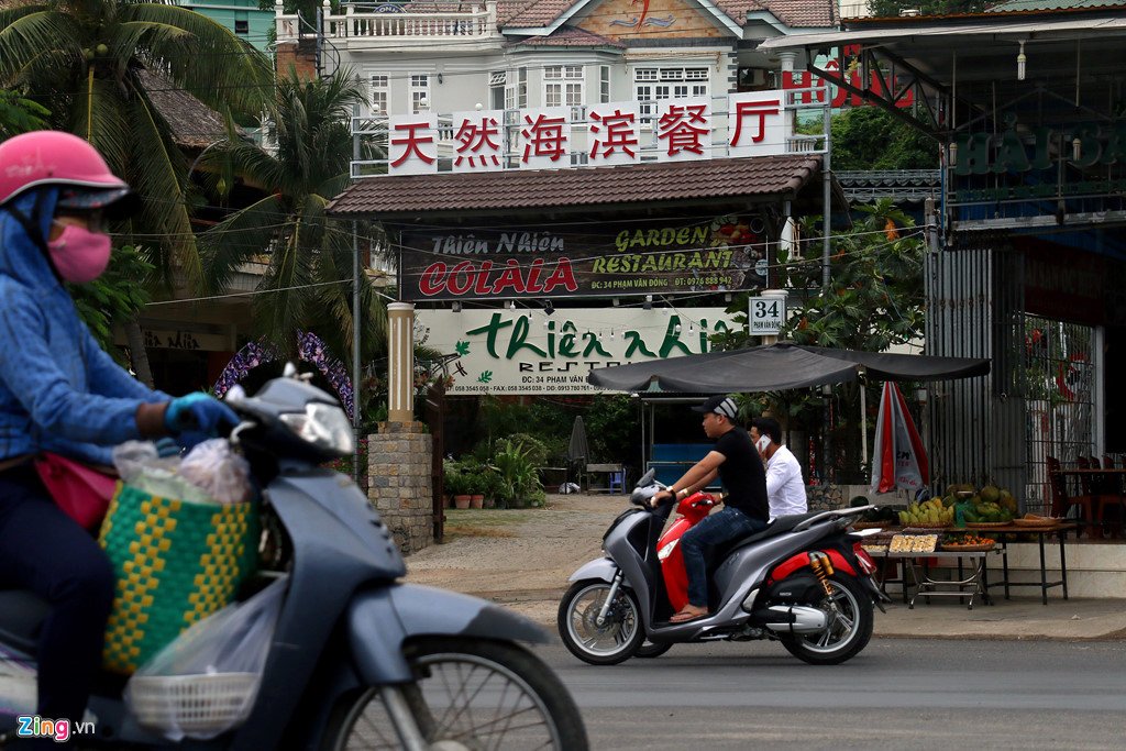 'Đến Nha Trang mà ngỡ như đang ở phố Tàu, nước Nga'