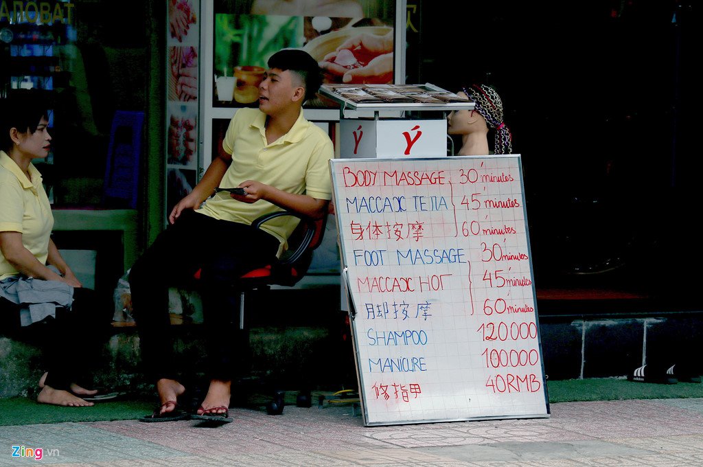 'Đến Nha Trang mà ngỡ như đang ở phố Tàu, nước Nga'