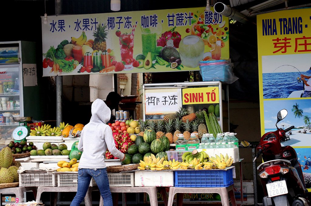 'Đến Nha Trang mà ngỡ như đang ở phố Tàu, nước Nga'