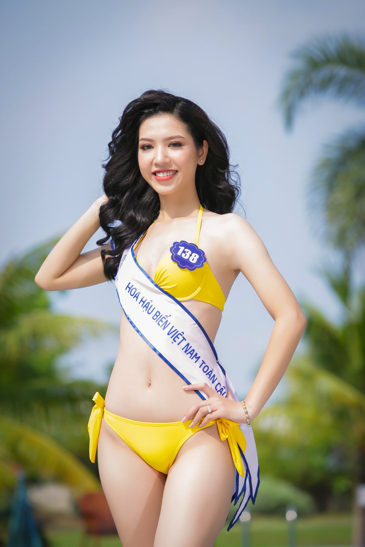 khoe-dang-goi-cam-trong-trang-phuc-bikini-ung-vien-hoa-hau-bien-viet-nam-toan-cau-tro-thanh-tam-diem