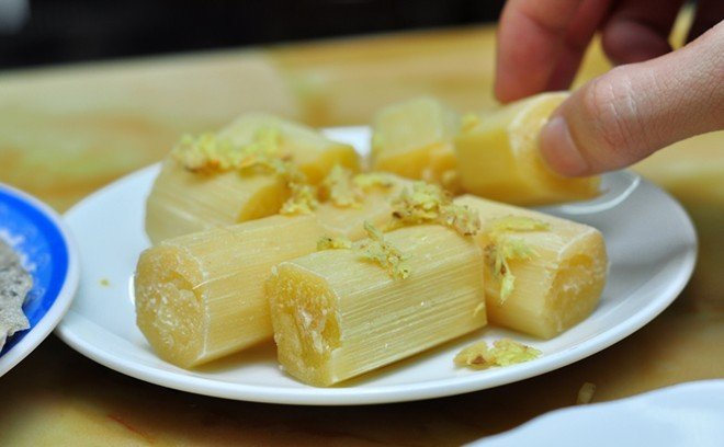 ve-thanh-pho-vinh-nen-an-gi-o-dau