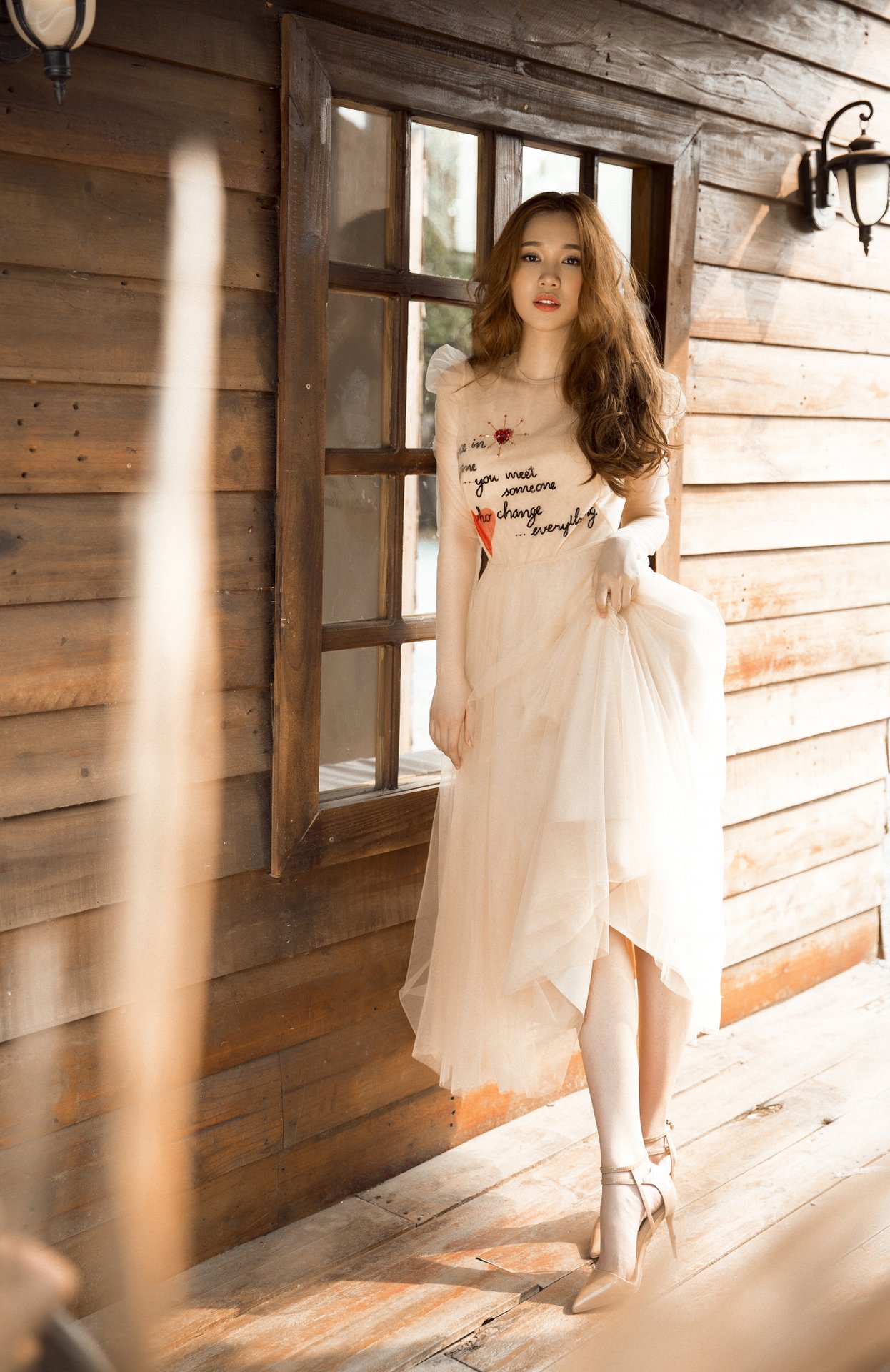 can-canh-ve-nu-than-cua-ban-sao-ngoc-trinh-khien-ong-bau-khac-tiep-khong-ngai-phat-ngon-soc