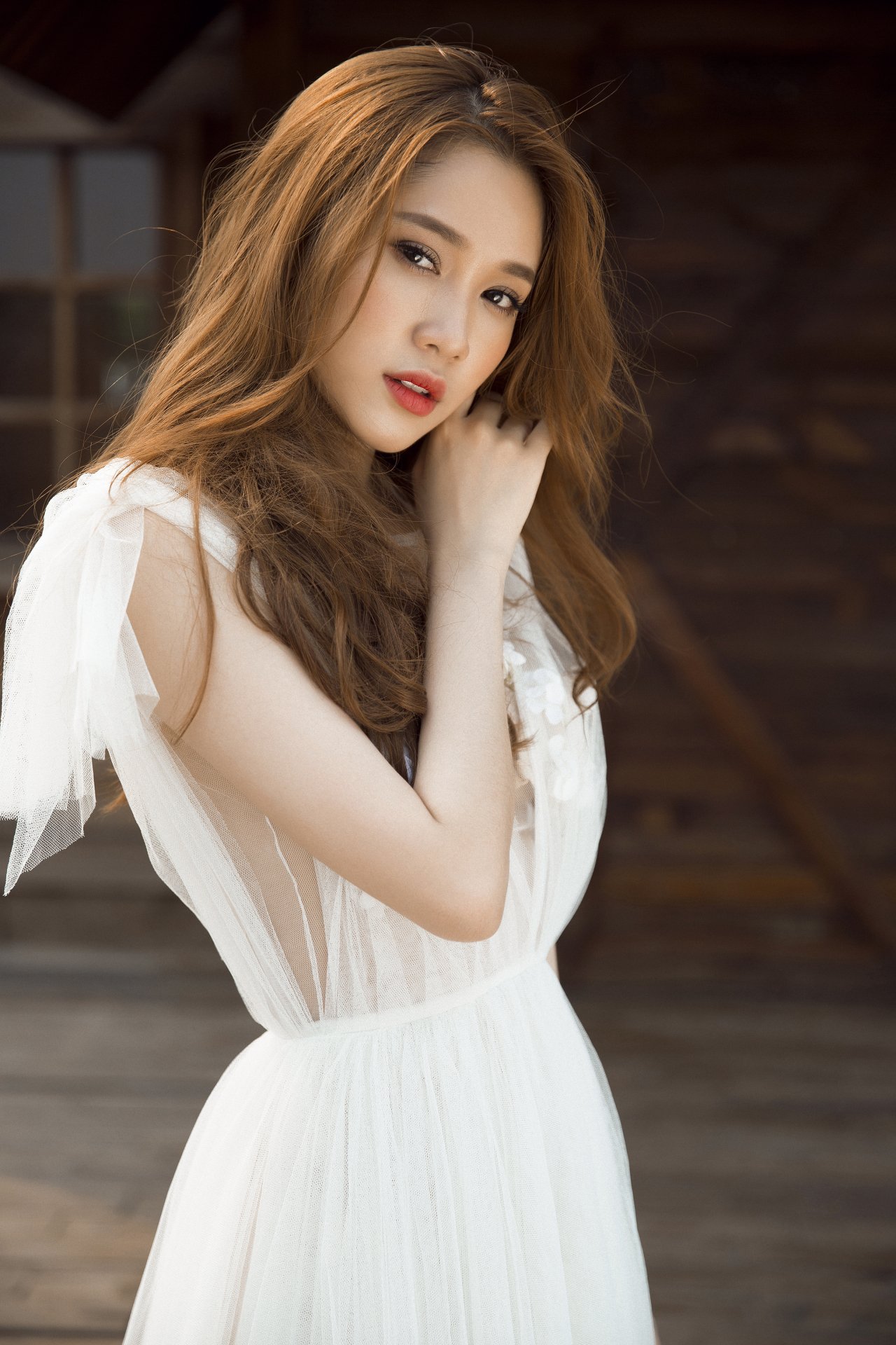 can-canh-ve-nu-than-cua-ban-sao-ngoc-trinh-khien-ong-bau-khac-tiep-khong-ngai-phat-ngon-soc