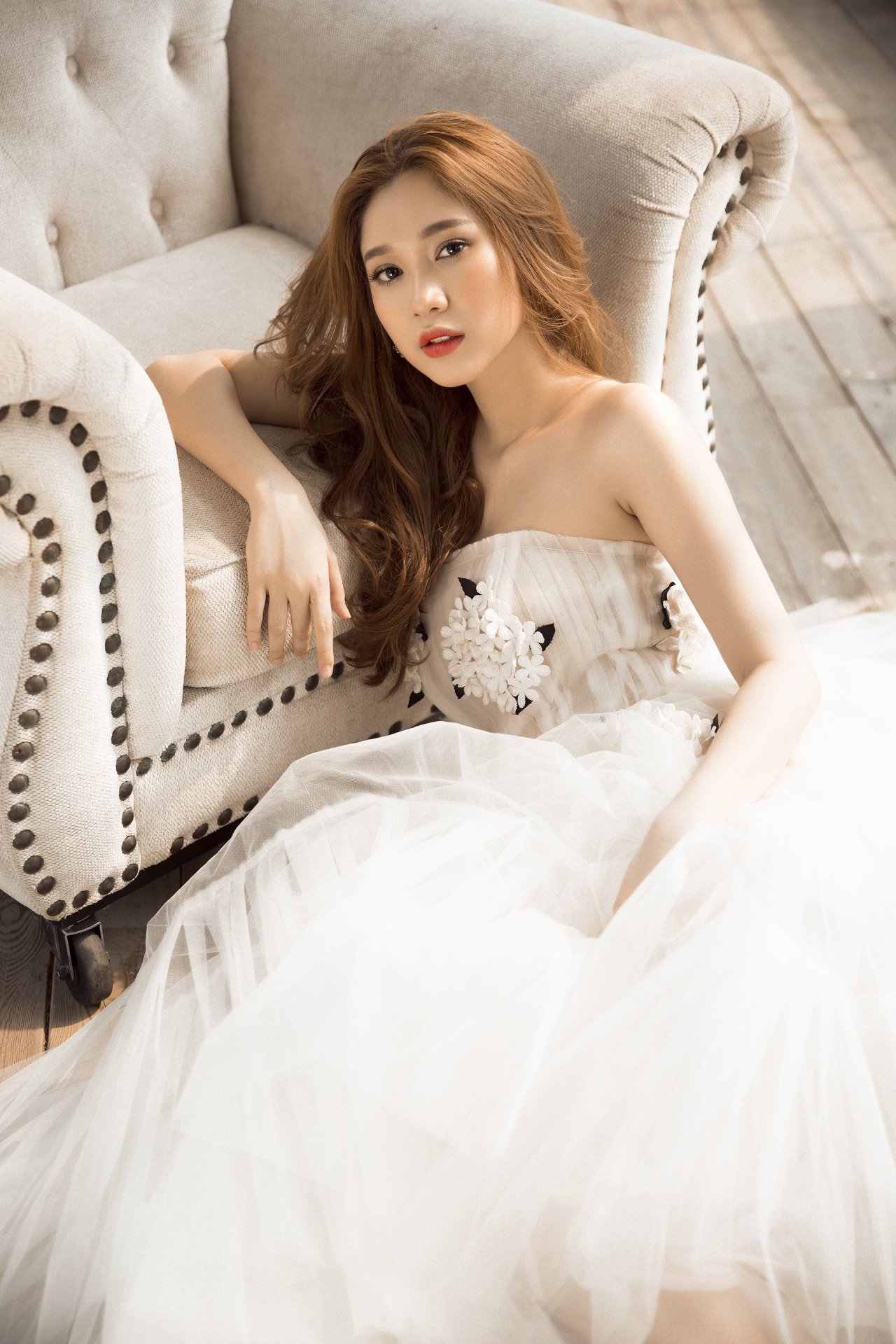 can-canh-ve-nu-than-cua-ban-sao-ngoc-trinh-khien-ong-bau-khac-tiep-khong-ngai-phat-ngon-soc