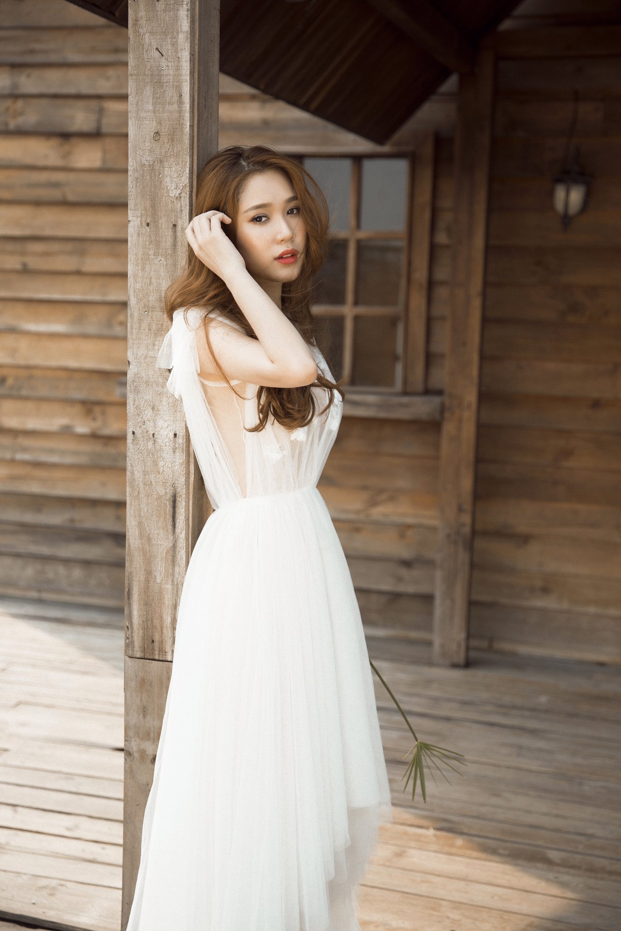 can-canh-ve-nu-than-cua-ban-sao-ngoc-trinh-khien-ong-bau-khac-tiep-khong-ngai-phat-ngon-soc