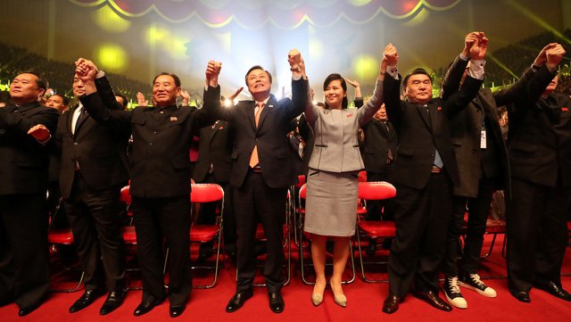 khoanh-khac-duoc-mong-moi-tu-lau-tai-dem-nhac-lich-su-han-trieu