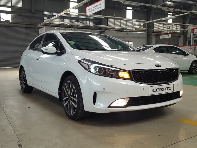gia-xe-oto-hom-nay-54-kia-tang-gia-manh-cac-dong-san-pham