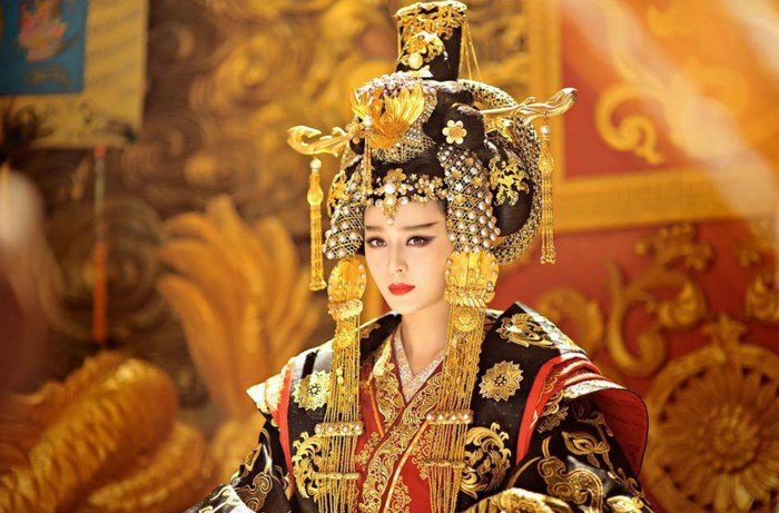 vo-tac-thien-la-ai-va-vi-sao-tam-bia-mo-vo-tac-thien-lai-khong-khac-chu