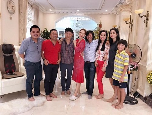 Biệt thự triệu đô đẹp như lâu đài của ca sĩ Minh Hằng