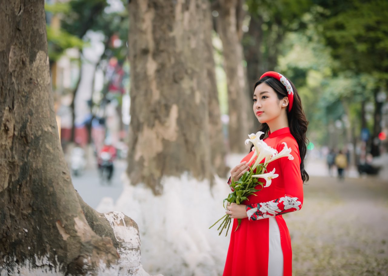hoa-hau-do-my-linh-tro-thanh-nang-tho-thang-4-cua-hoa-hau-ngoc-han