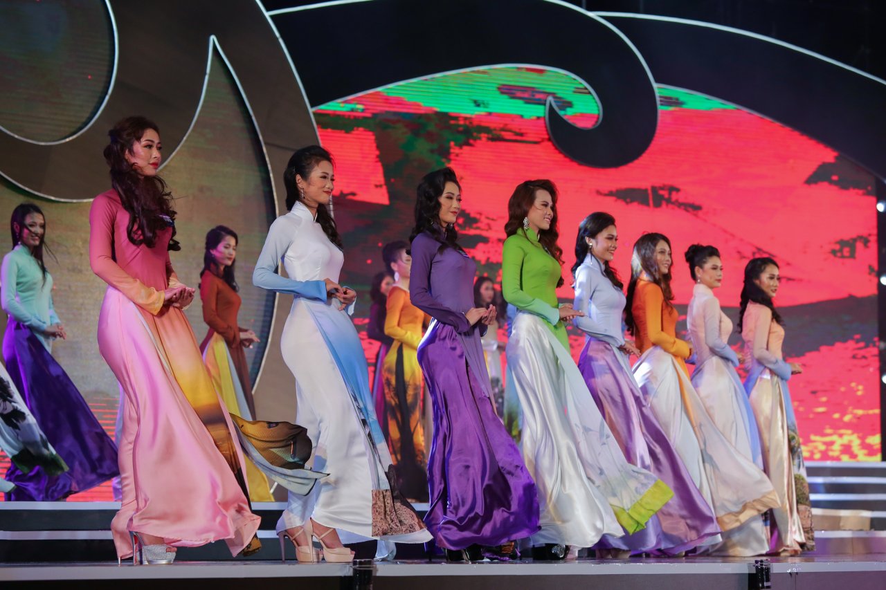 khong-nghi-ngo-gi-nua-hoa-hau-bien-viet-nam-toan-cau-chinh-la-qua-bom-mo-man-2018-cua-nhan-sac-viet