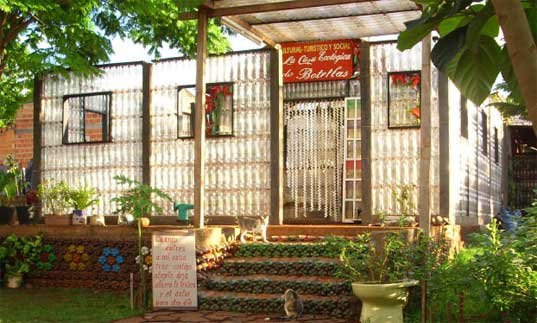 nhung-thiet-ke-doc-la-tu-vat-lieu-tai-che