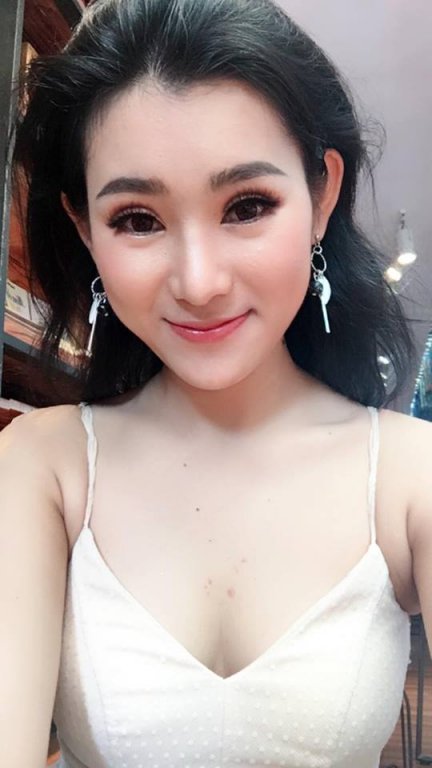 co-gai-co-khuon-mat-giong-huong-tram-nhu-duc