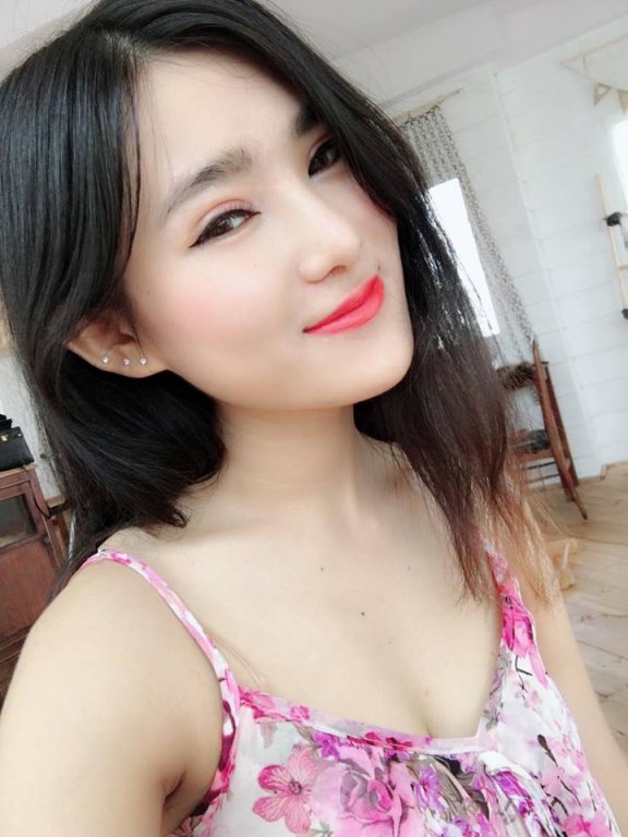 co-gai-co-khuon-mat-giong-huong-tram-nhu-duc