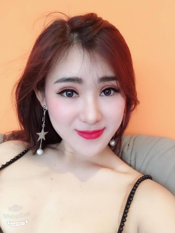 co-gai-co-khuon-mat-giong-huong-tram-nhu-duc