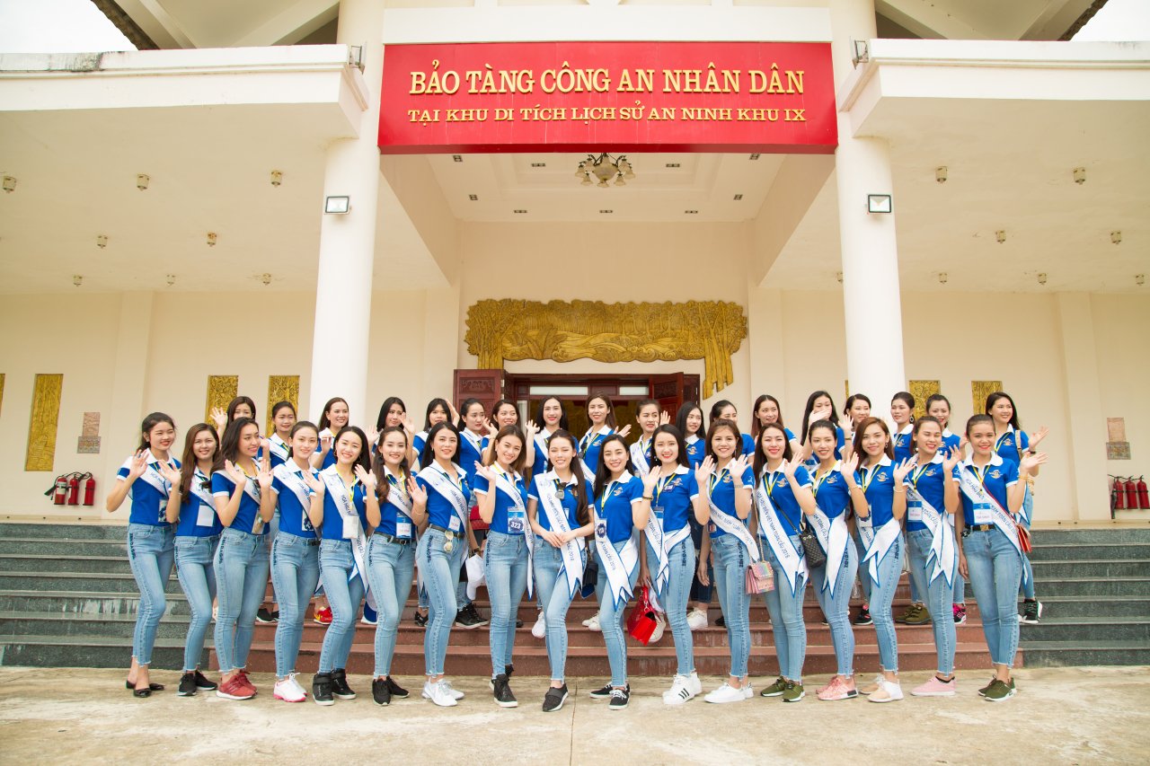 top-40-hoa-hau-bien-viet-nam-toan-cau-an-mac-gian-di-doi-nang-trong-cay-o-u-minh-thuong