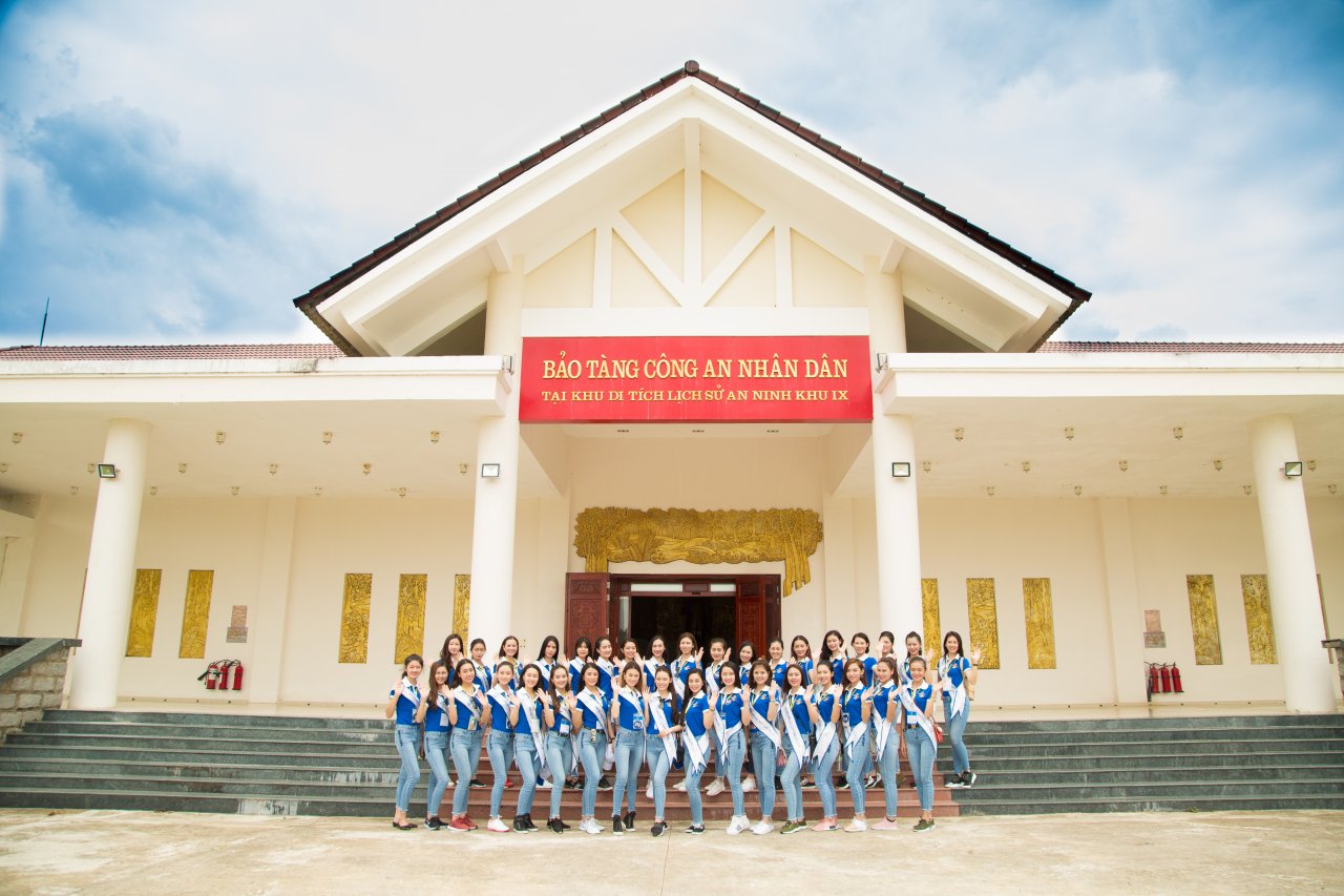 top-40-hoa-hau-bien-viet-nam-toan-cau-an-mac-gian-di-doi-nang-trong-cay-o-u-minh-thuong