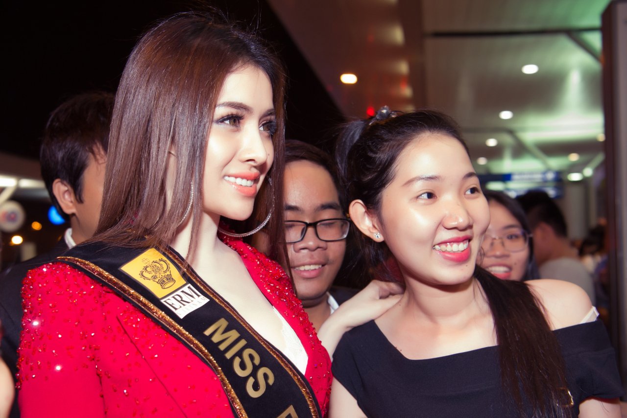 fan-ham-mo-nao-loan-san-bay-tien-thu-dung-sang-ai-cap-thi-miss-eco-international