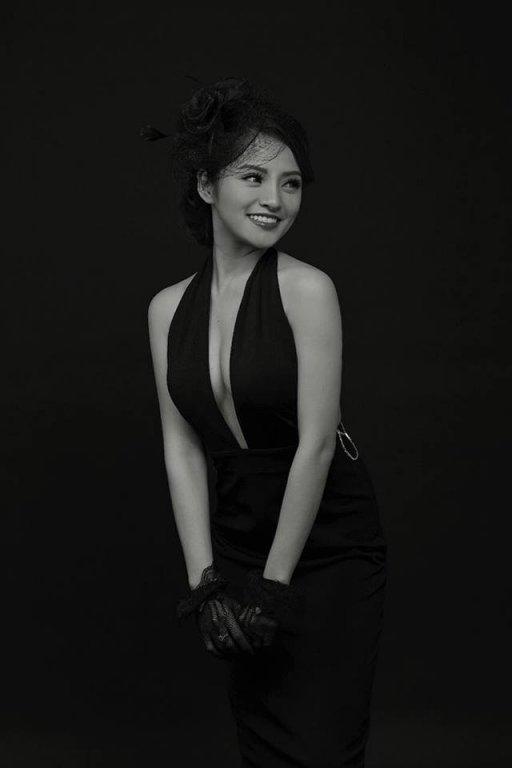 ha-thu-bolero-trai-long-ve-viec-lam-me-don-than