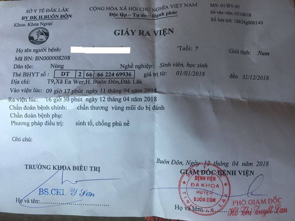 thay-giao-bi-to-danh-hoc-sinh-lop-1-nhap-vien