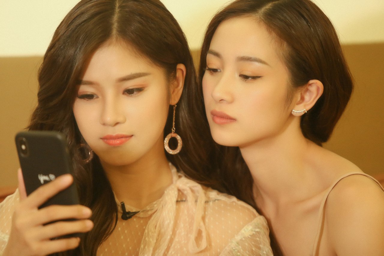 hoang-yen-chibi-va-jun-vu-than-thiet-the-nay-hoi-sao-fan-cu-nhiet-tinh-ghep-doi