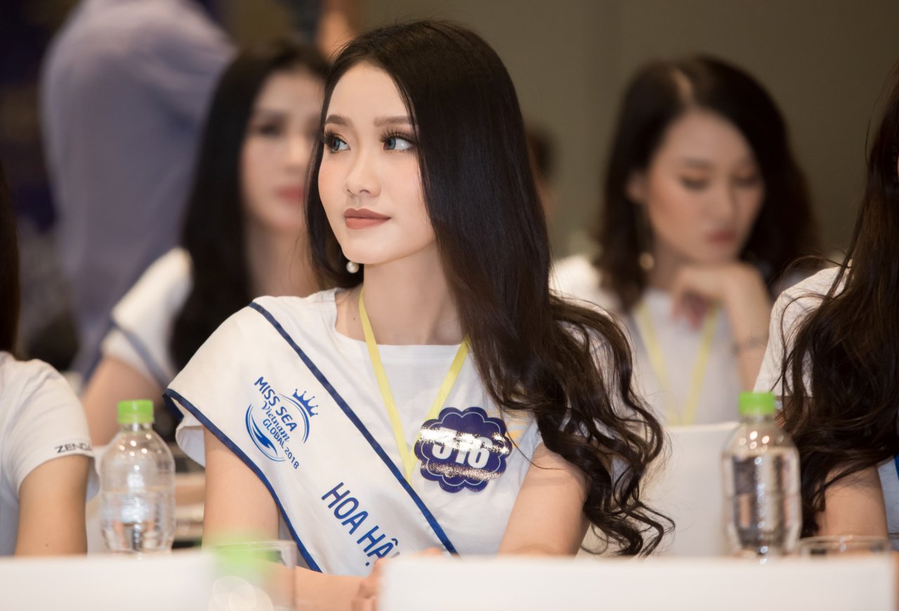 lo-dien-vuong-mien-khung-tri-gia-gan-2-ti-dong-cua-hoa-hau-bien-viet-nam-toan-cau