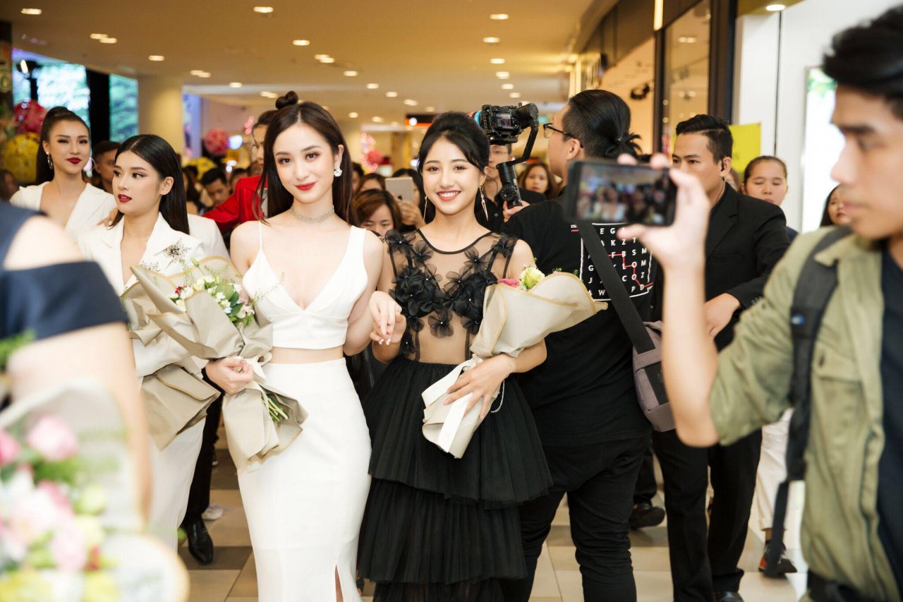 nu-hoang-chui-the-trinh-thao