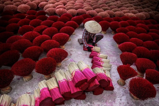 cuoc-thi-anh-quoc-te-smithsonian-anh-bua-sang-tai-khu-cho-phien-cua-viet-nam-doat-giai-dac-biet