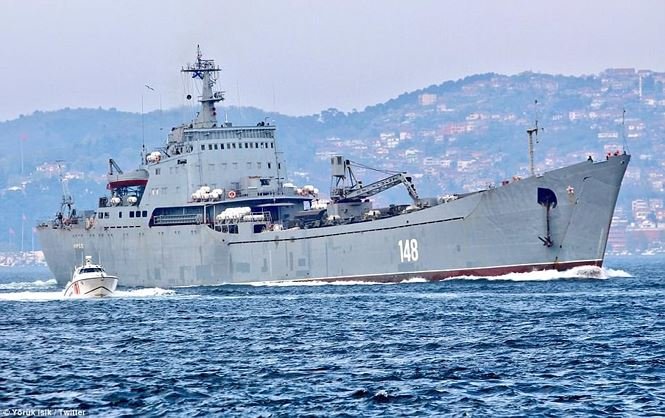 Chiến hạm Nga mang thêm vũ khí đến Syria sau vụ Mỹ không kích