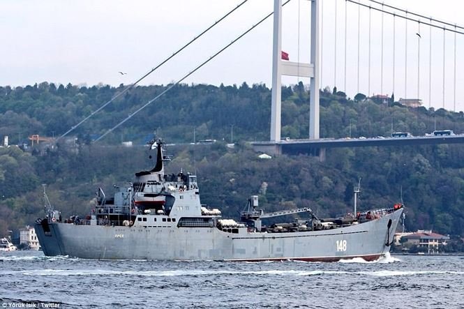 Chiến hạm Nga mang thêm vũ khí đến Syria sau vụ Mỹ không kích