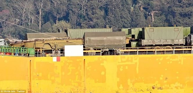 Chiến hạm Nga mang thêm vũ khí đến Syria sau vụ Mỹ không kích