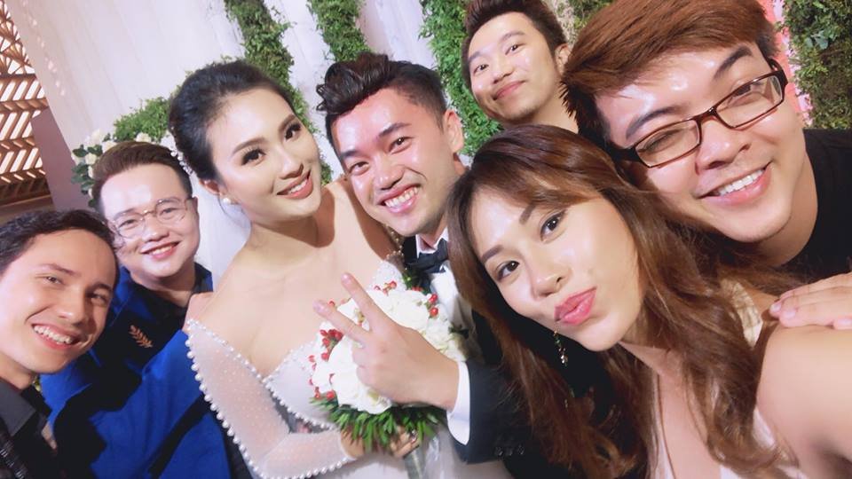 top-10-hoa-hau-hoan-vu-viet-nam-hoang-nhu-ngoc-len-xe-hoa-cu-dan-mang-ngo-ngang-va-tiec-nuoi