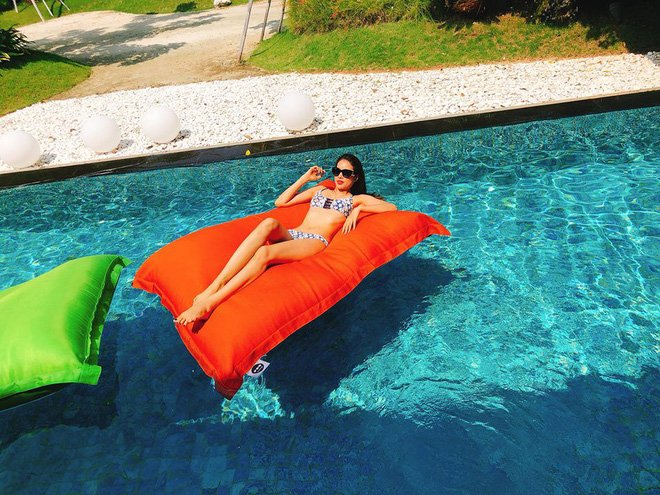 hhen-nie-lan-dau-khoe-anh-mac-bikini-do-dang-goi-cam-voi-pham-huong