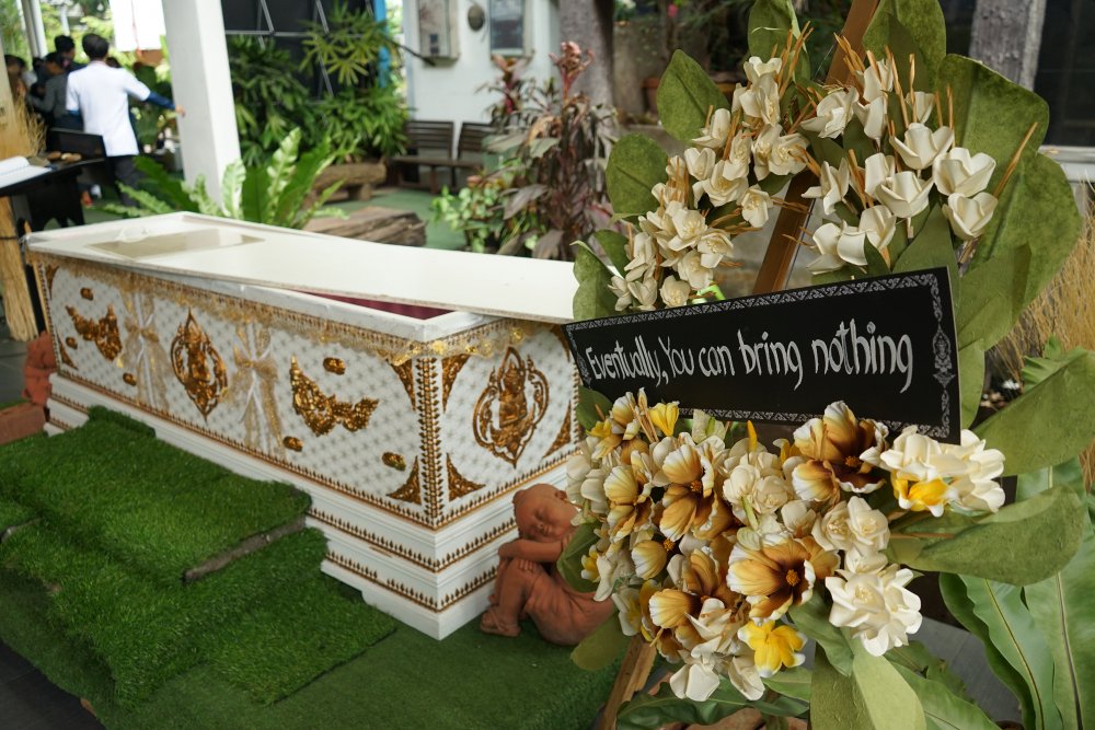 nam-trong-quan-tai-de-thuong-thuc-ca-phe-va-trai-nghiem-cai-chet