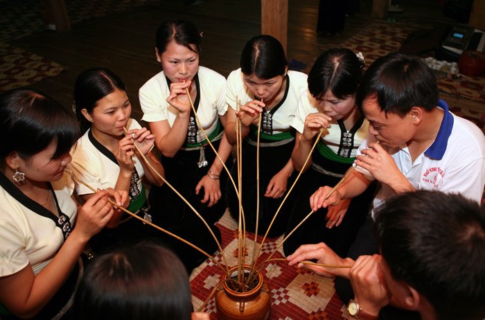 ve-quang-binh-nen-an-gi