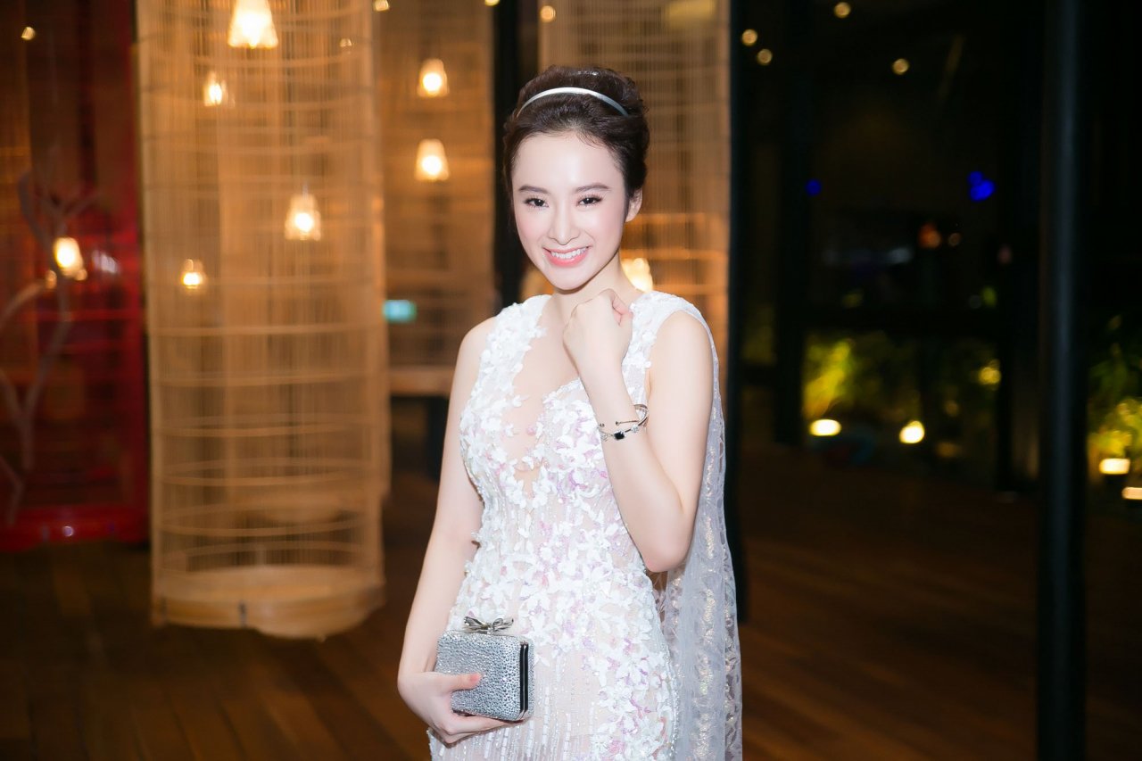 angela-phuong-trinh-la-ai-va-nhung-scandal-bien-angela-phuong-trinh-thanh-gai-hu