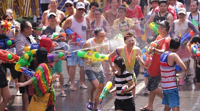 songkran-la-gi-va-nhung-con-so-dau-long-moi-mua-le-hoi-te-nuoc-qua-di