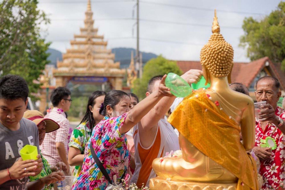 songkran-la-gi-va-nhung-con-so-dau-long-moi-mua-le-hoi-te-nuoc-qua-di