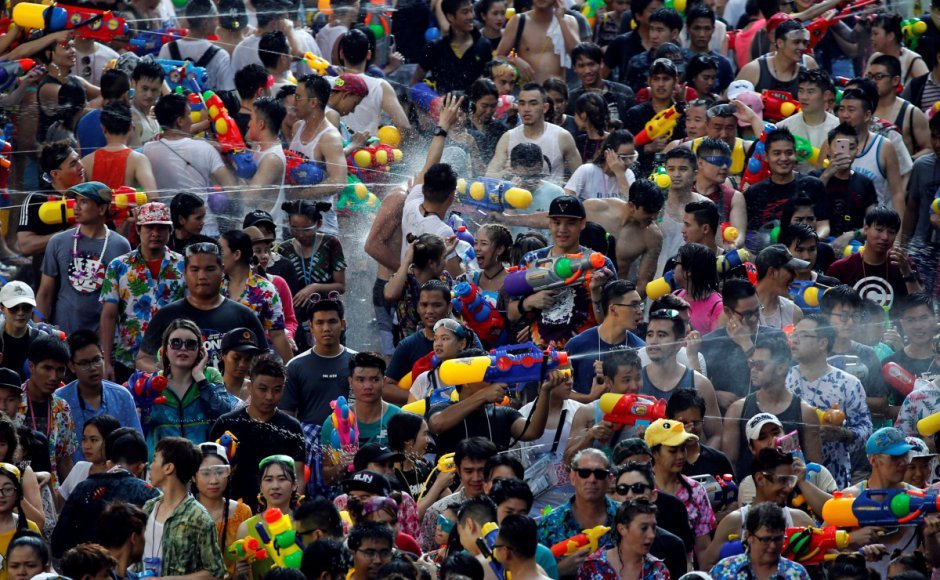 songkran-la-gi-va-nhung-con-so-dau-long-moi-mua-le-hoi-te-nuoc-qua-di