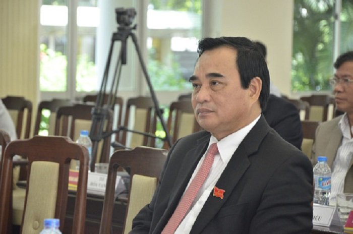 van-huu-chien-la-ai-va-vi-sao-van-huu-chien-bi-khoi-to